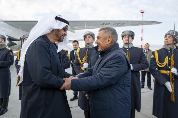محمد بن زايد يصل قازان للمشاركة بأعمال قمة قادة «بريكس»