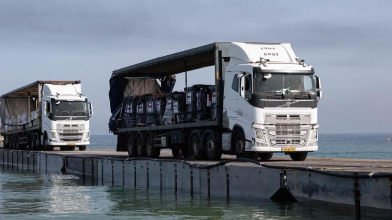 وصول شحنة مساعدات إماراتية بحراً إلى غزة تحوي 252 طن إمدادات إغاثية