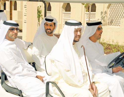 (( الشيخ أح ـمد بـٍـٍن زايـٍـٍـٍد آل نهيـٍـٍـٍـٍآأن رح ـمه الله بالصور )) 9-1