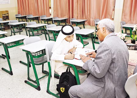 حضور طالب واحد من 300 بإحدى مدارس رأس الخيمة