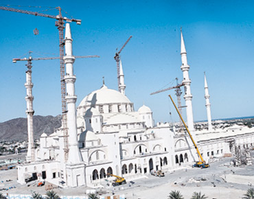 الخليج تقرأ ميدانيا التغيرات في المناطق البعيدة المشمولة بمبادرات رئيس الدولة 7