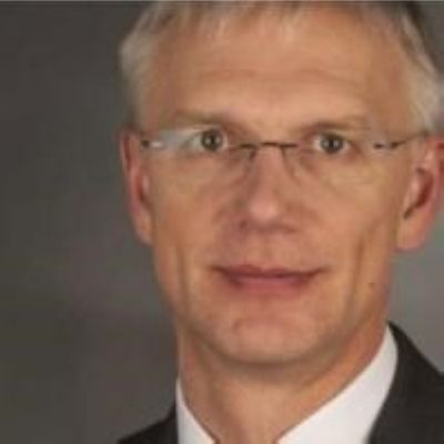 فيكتور دومبورز