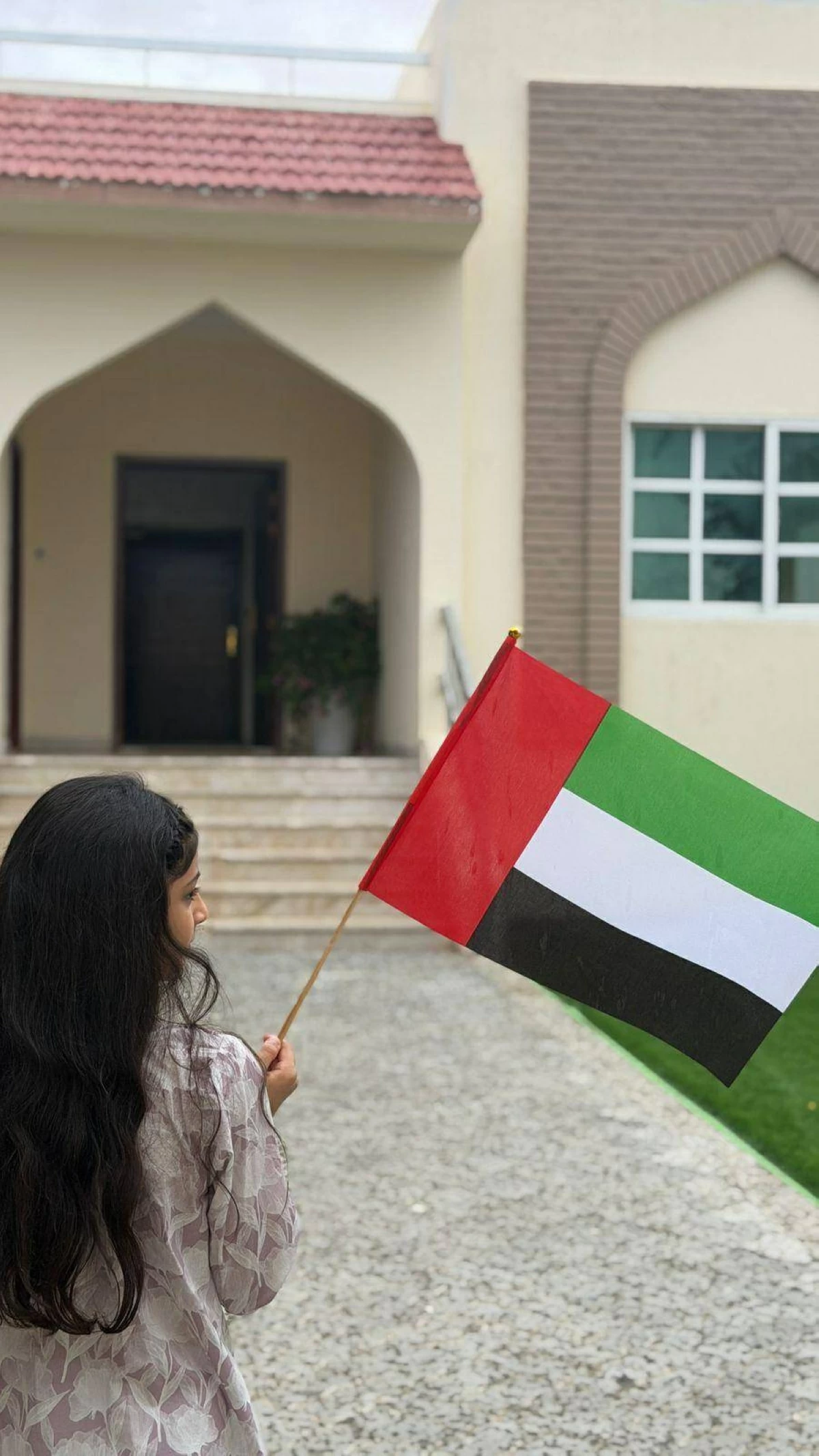 مواطنون: كلنا تحت راية واحدة تجسد التلاحم والعزة