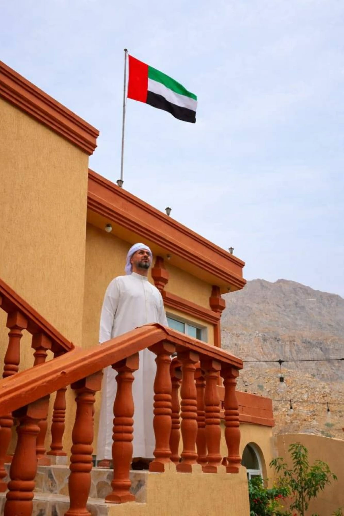 مواطنون: كلنا تحت راية واحدة تجسد التلاحم والعزة