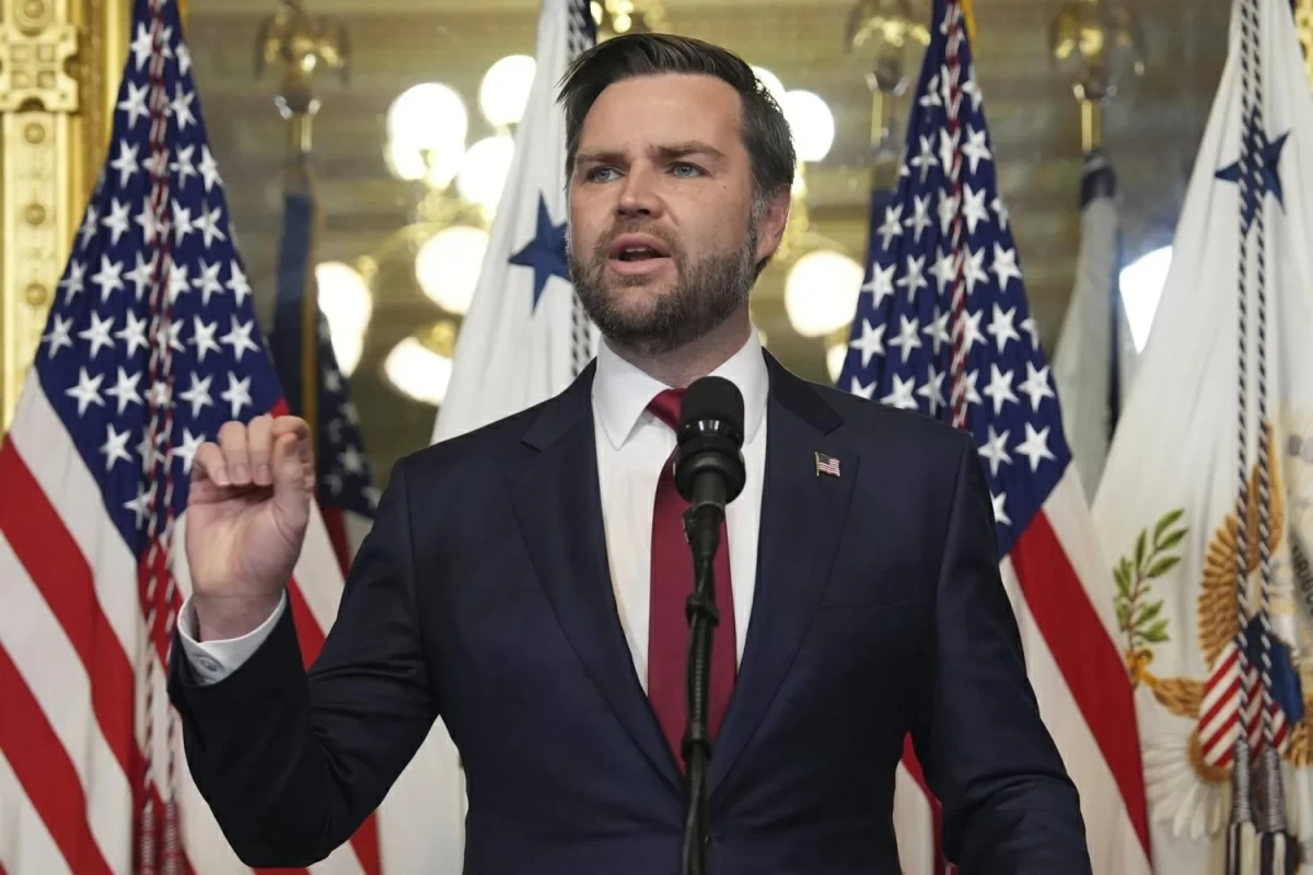 تضارب في واشنطن.. هل يشارك فانس في مفاوضات إسلام آباد؟