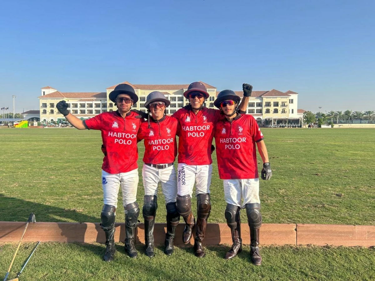 لاعبو فريق الحبتور البطل