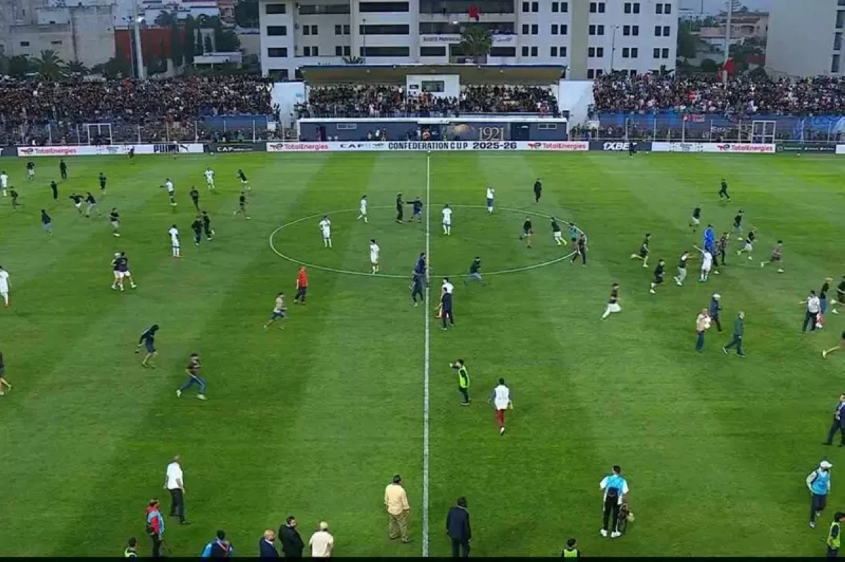 شغب جماهيري يؤجل انطلاق مباراة أولمبيك آسفي واتحاد العاصمة