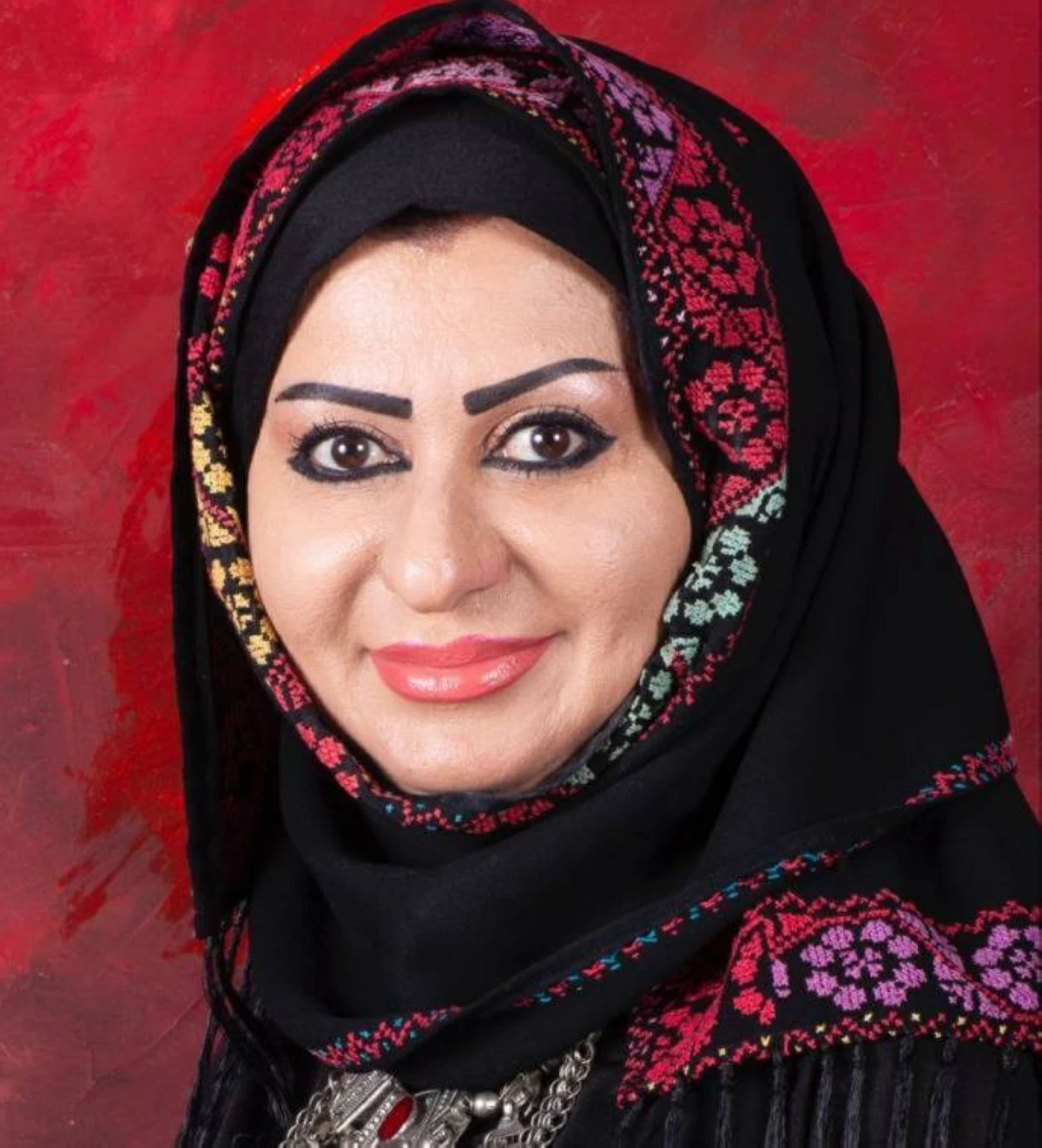 خلود الجابري: بعض الفنانين يستنسخون الأعمال العالمية