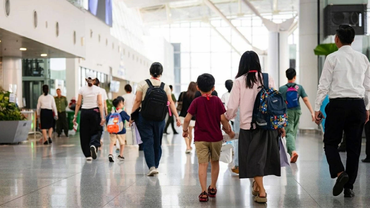 «طيران الإمارات» ترفع «تجربة السفر» لذوي التوحد إلى 40 مدينة