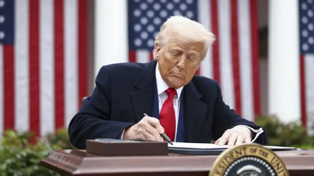 ترامب يوقع قرار تطبيق الرسوم