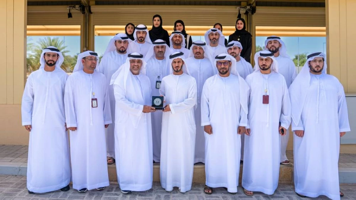 زايد بن حمد يكرّم مركز الإمارات للأبحاث الحيوية