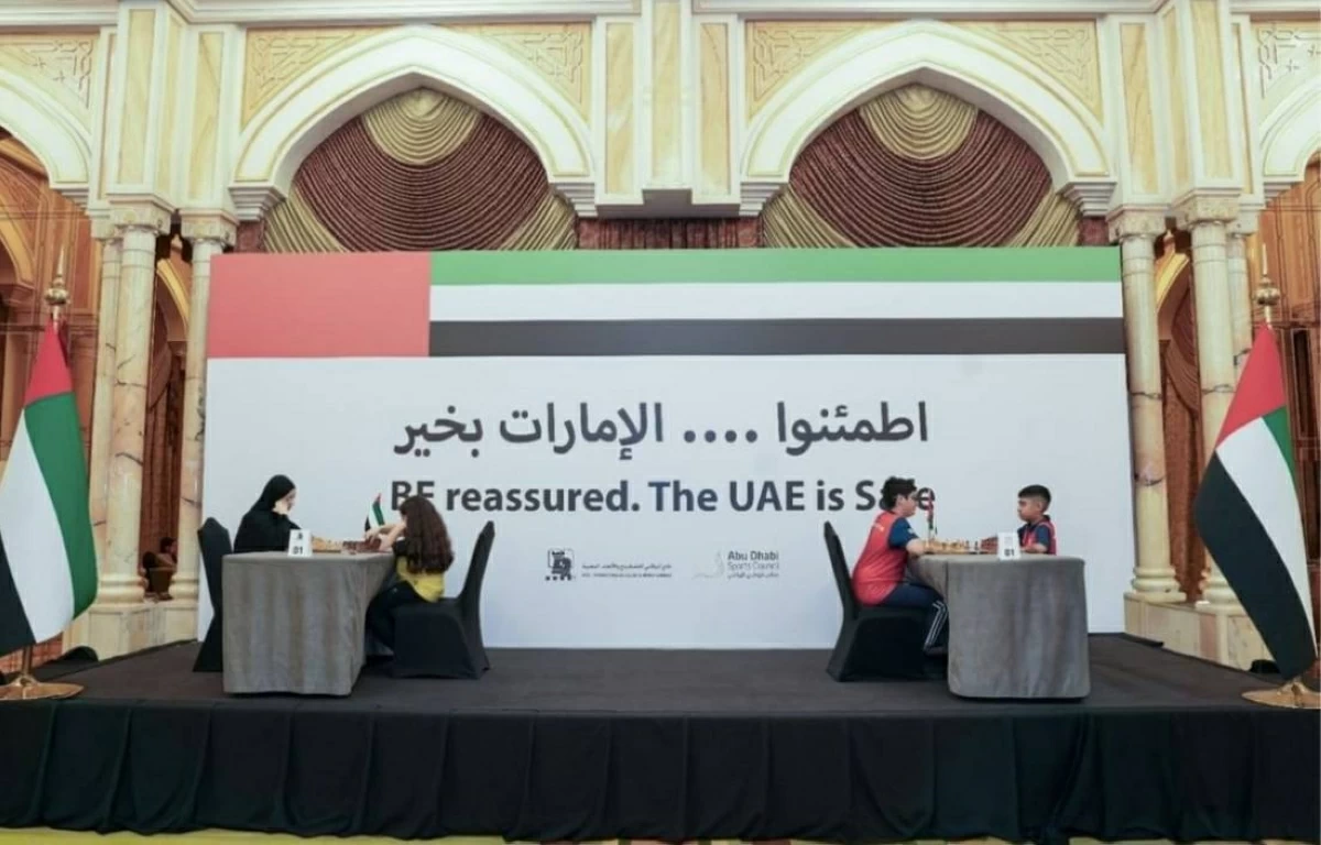 100 لاعب ولاعبة في بطولة أبوظبي للشطرنج