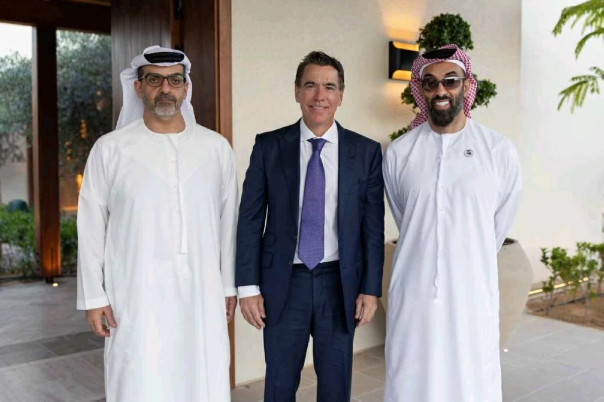 طحنون بن زايد يبحث الشراكة مع مؤسس «ثوما برافو»