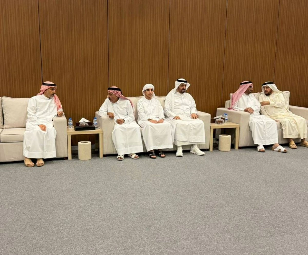 الشيوخ يقدمون العزاء في وفاة شمسة الكتبي