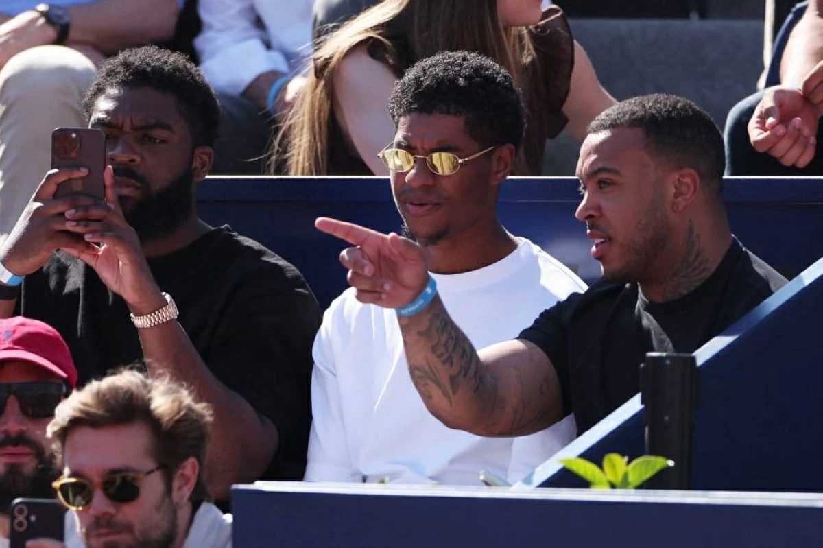 راشفورد مستمتع بالحياة في إسبانيا