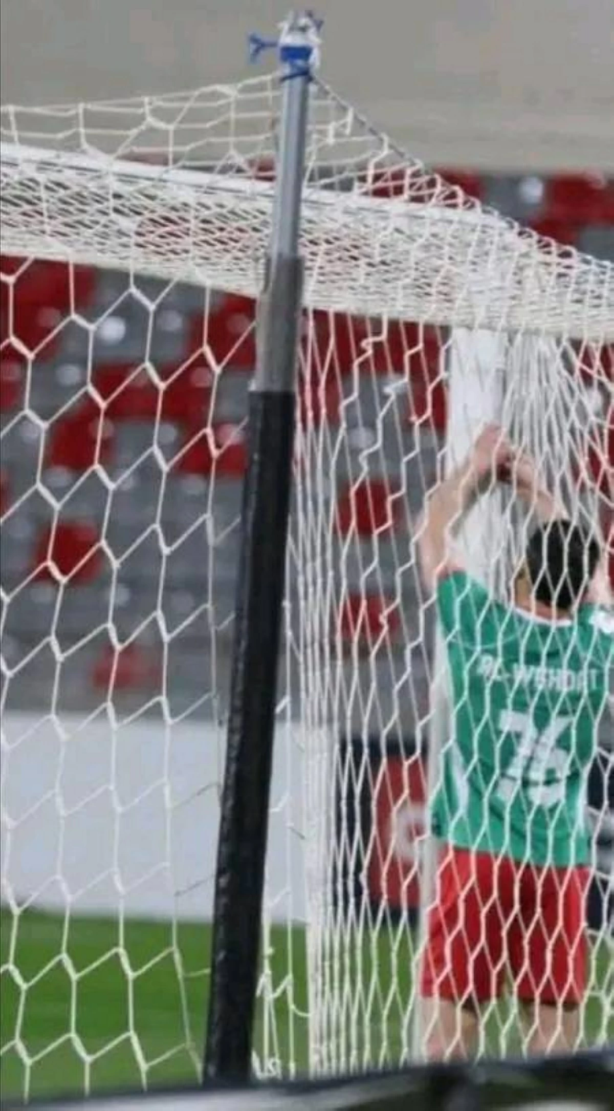 ثقب الشباك في مباراة الوحدات والحسين إربد