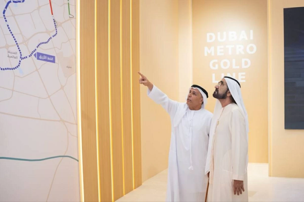 محمد بن راشد يطلع على تفاصيل مشروع الخط الذهبي لمترو دبي