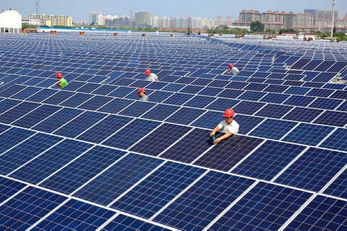 صادرات الصين من الألواح الشمسية تصل للذروة في مارس