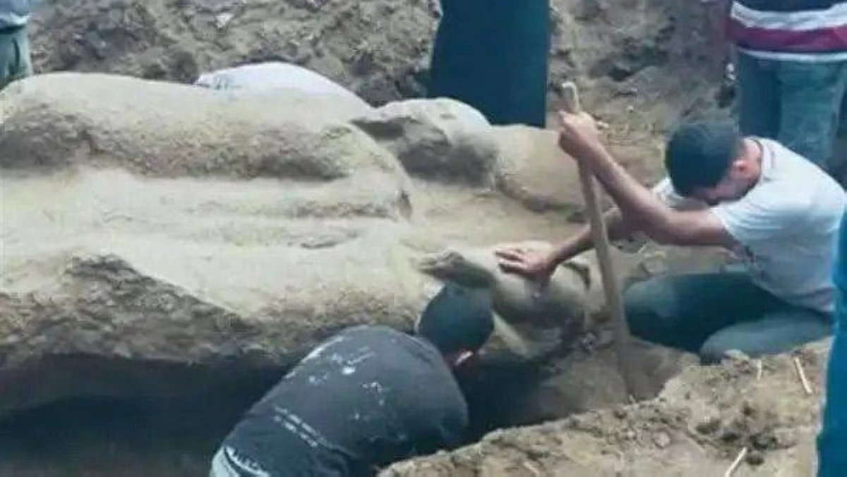 اكتشاف تمثال ضخم للملك رمسيس الثاني بمصر