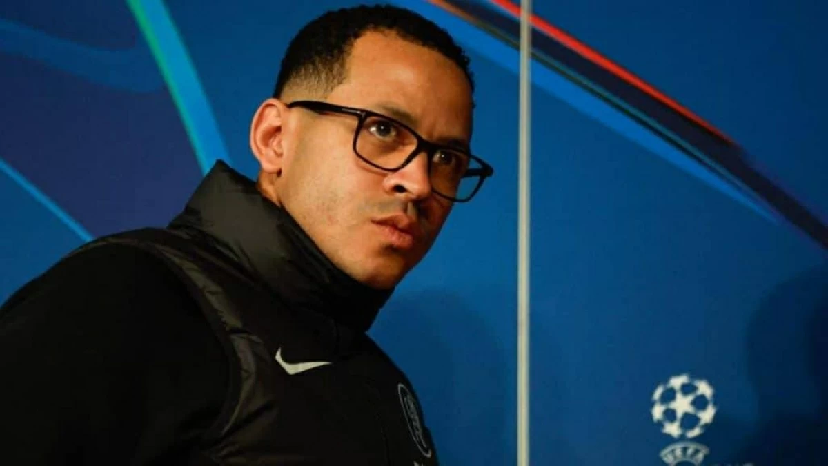 تشيلسي يقيل مدربه