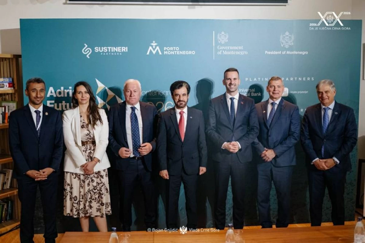 محمد بن سليم مع ميلويكو سباييتش ومسؤولين حكوميين ورياضيين