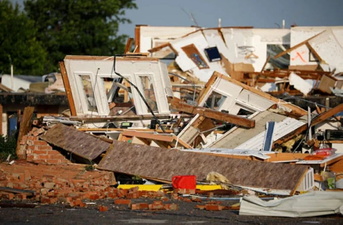 آثار-أعاصير-ضربت-ولاية-أوكلاهوما-الأمريكية