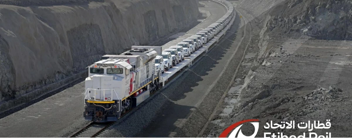 قطارات الاتحاد تنجز أول عملية نقل لمركبات جاهزة في الإمارات