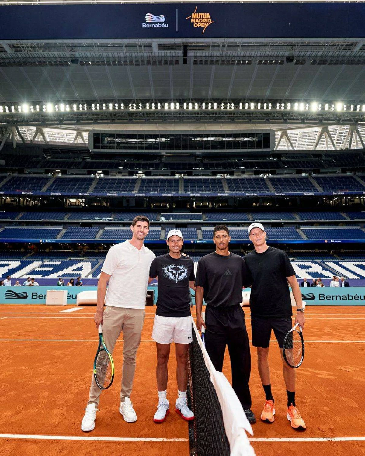 البرنابيو يتحول إلى ملعب تنس..بيلينغهام وكورتوا يشاركان نادال وسينر عرضا تاريخيا
