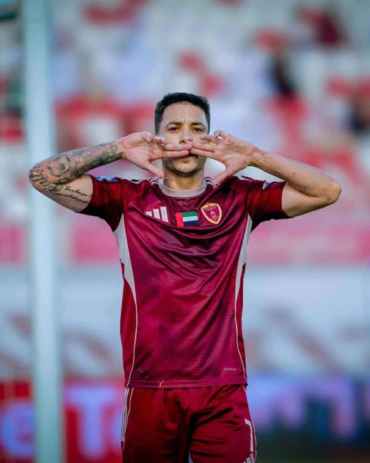 كايو كانيدو يحتفل بهدف للوحدة