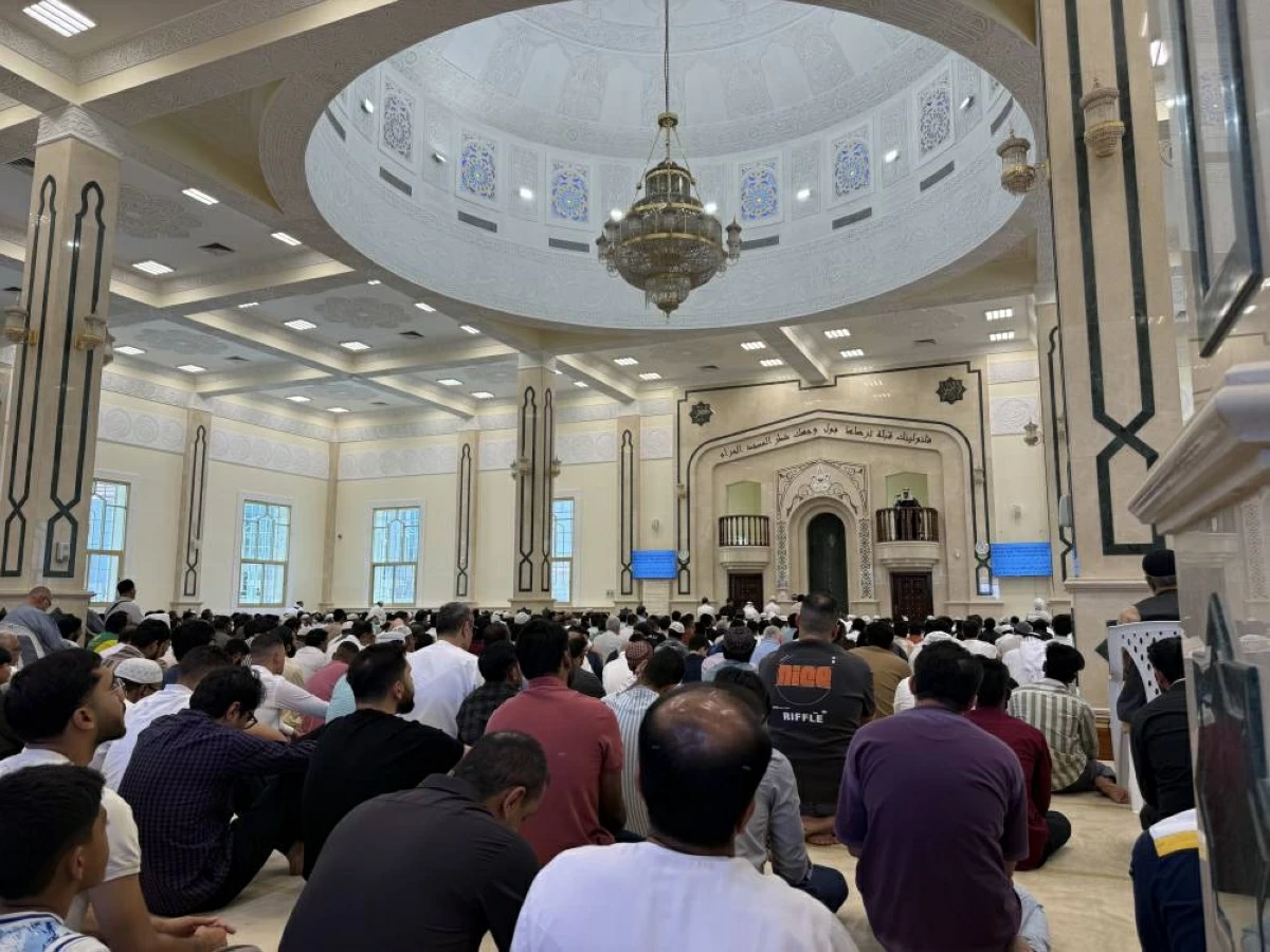 خلال خطبة الجمعة أمس