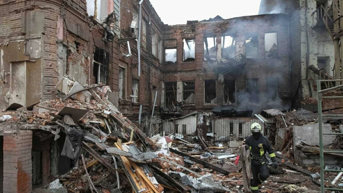 قتلى وجرحى بهجوم روسي على دنيبرو في أوكرانيا