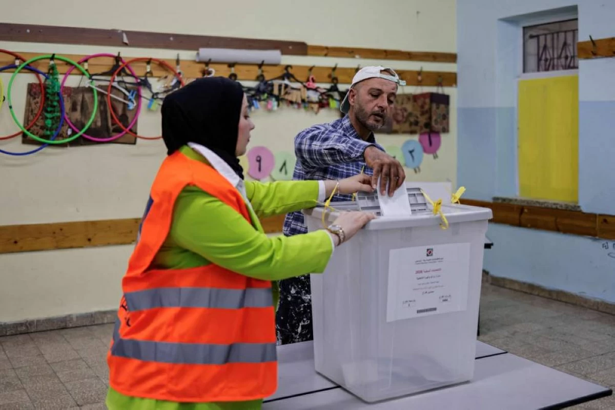 الأولى منذ حرب غزة.. الفلسطينيون يصوتون في الانتخابات البلدية