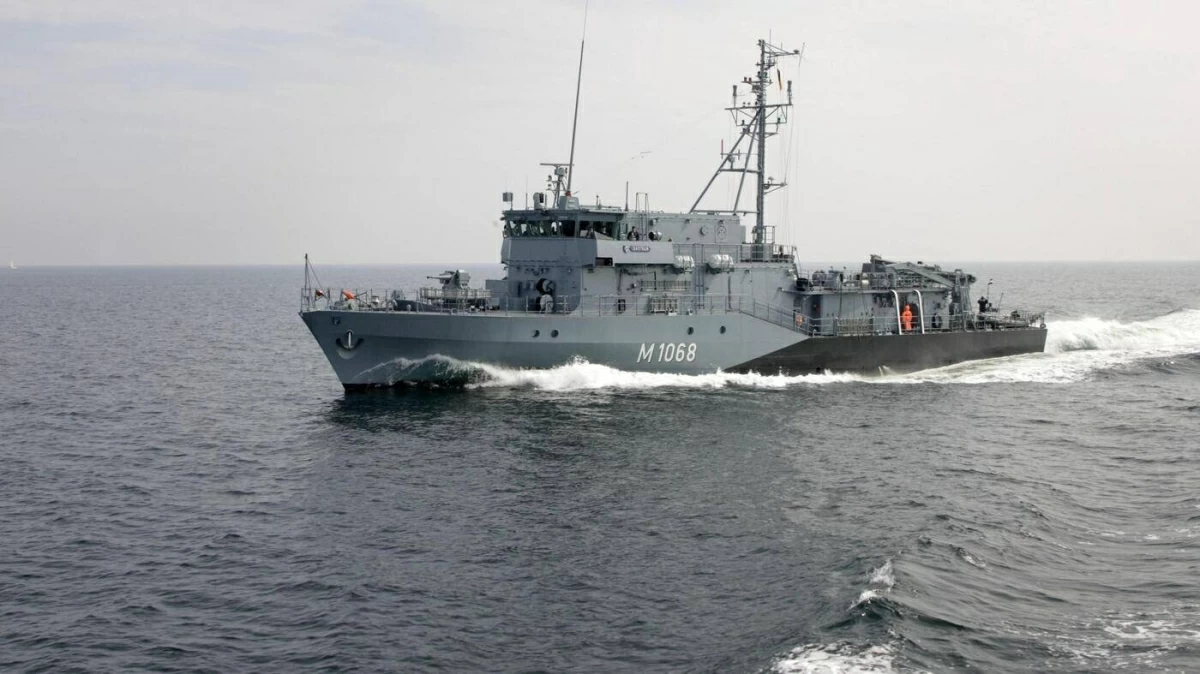 كاسحة ألغام ألمانية في المتوسط تمهيداً لمهمة في هرمز