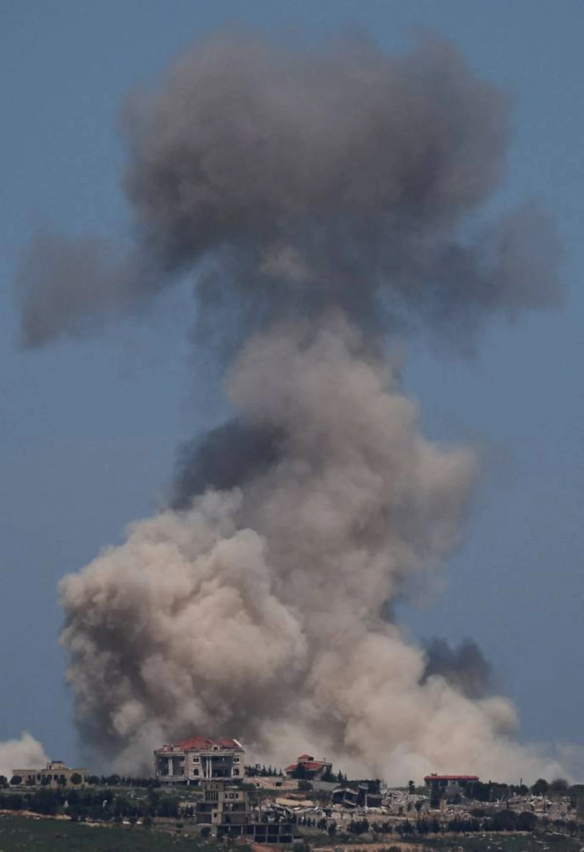 4 قتلى في غارات إسرائيلية جنوبي لبنان