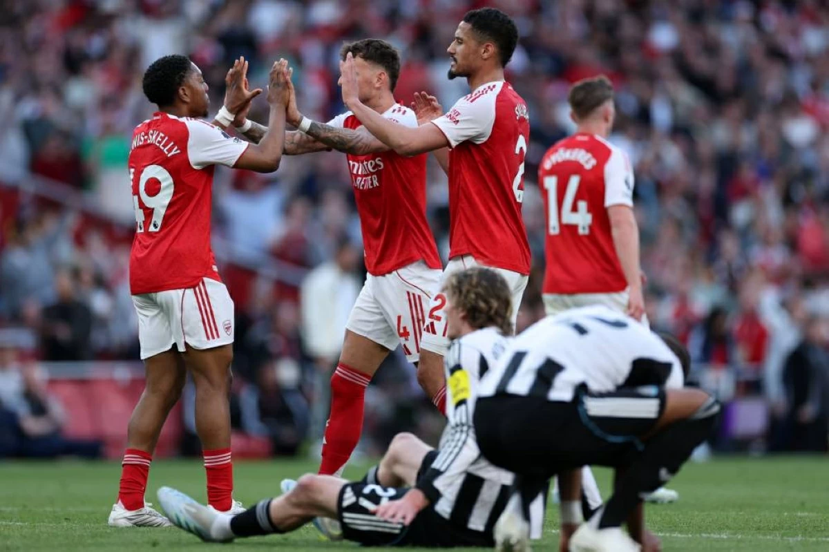 احتفالية لاعبي أرسنال