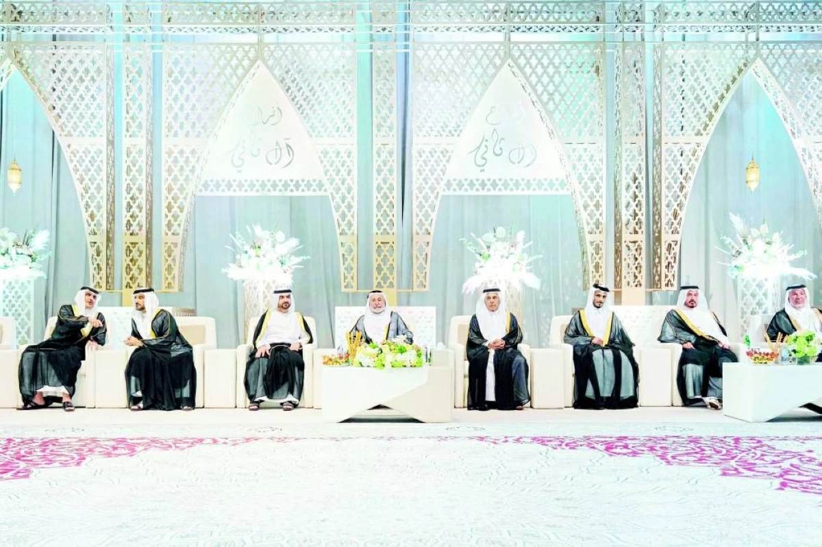 سلطان والمعلا وسعود بن صقر والشيوخ يشهدون حفل زفاف غانم آل ثاني