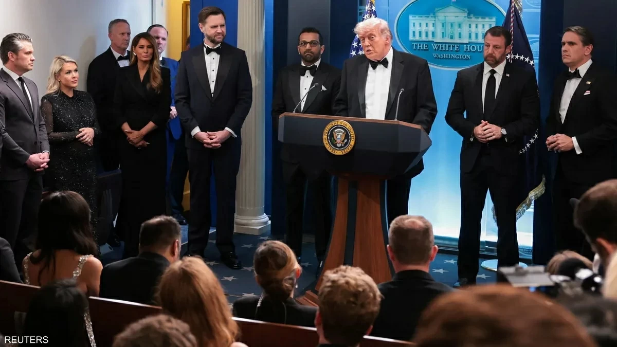 ترامب بخير بعد إطلاق نار خلال عشاء مراسلي البيت الأبيض والقبض على المشتبه به