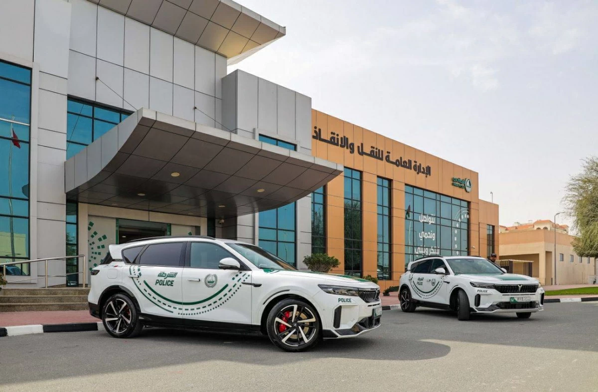 سيارة «فويا فري» الكهربائية ذات المدى الممتد تنضم إلى دوريات شرطة دبي