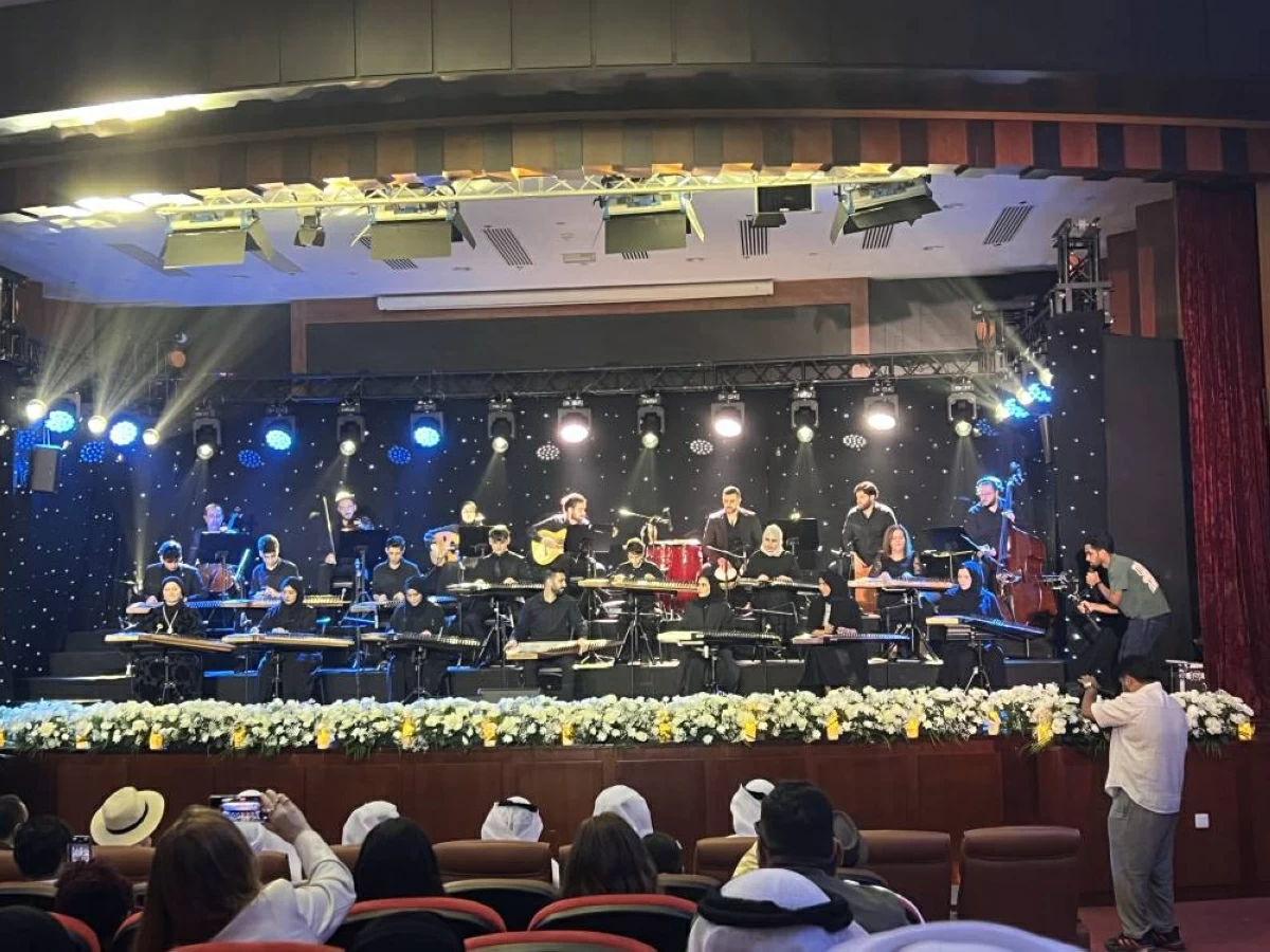 الفرقة الموسيقية خلال الحفل