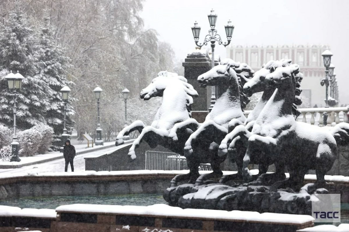 عاصفة ثلجية عاتية تجتاح موسكو