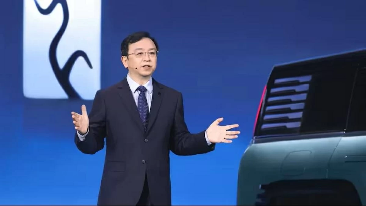 ثروته 25 مليار دولار.. رئيس BYD يفاجئ الجميع بركوب المترو