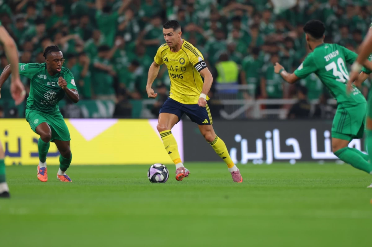 رونالدو في مباراة سابقة للأهلي والنصر