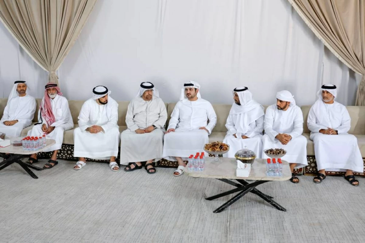 مكتوم بن محمد يعزي في وفاة مطر خلفان المزروعي