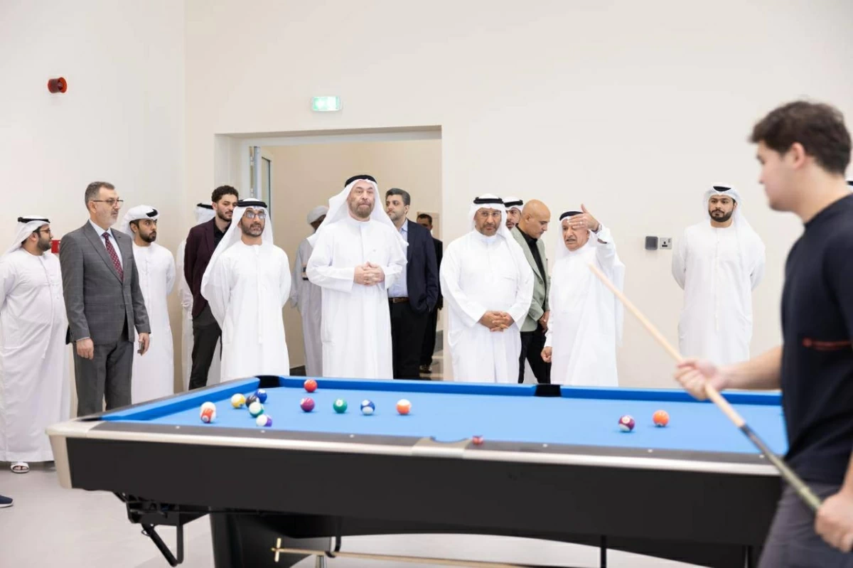 رئيس الجامعة القاسمية يفتتح المجمع الرياضي الجديد