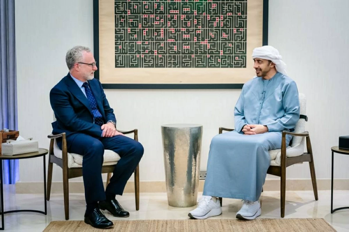 عبدالله بن زايد ومستشار رئيس وزراء كندا يبحثان تداعيات اعتداءات إيران الإرهابية