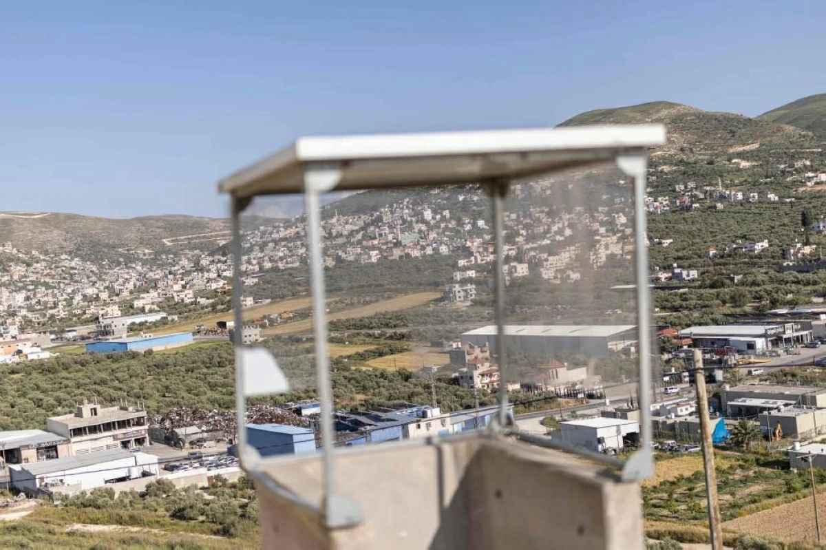 (ا ف ب)  جانب من مستوطنة صانور جنوب جنين بعد نصب كرفانات فيها
