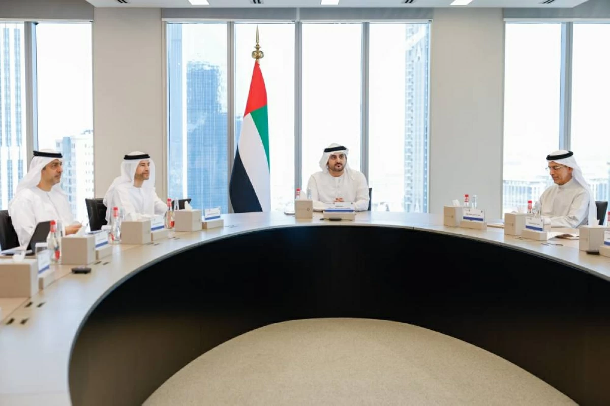 مكتوم بن محمد: الانتقال من رقمنة الخدمات إلى أنظمة ذاتية القيادة