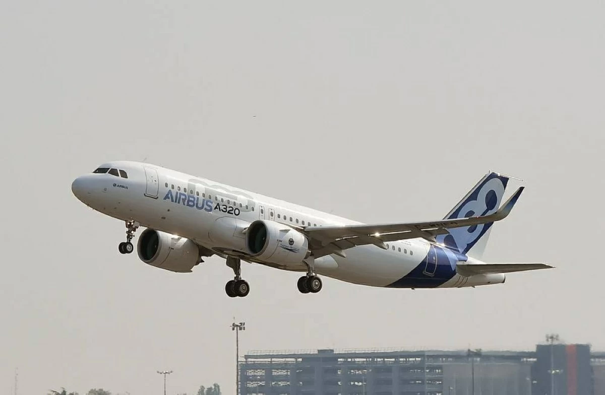 طائرة من طراز إيرباص «إيه320نيو» 