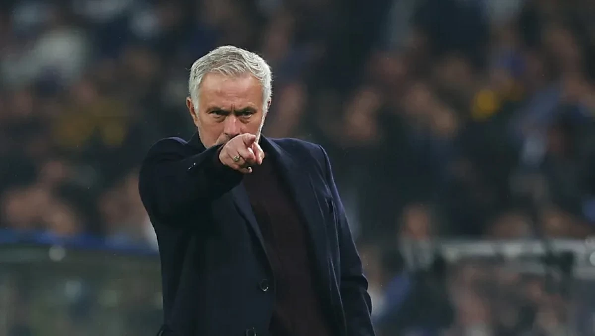 مورينيو ينفي أي تواصل مع ريال مدريد
