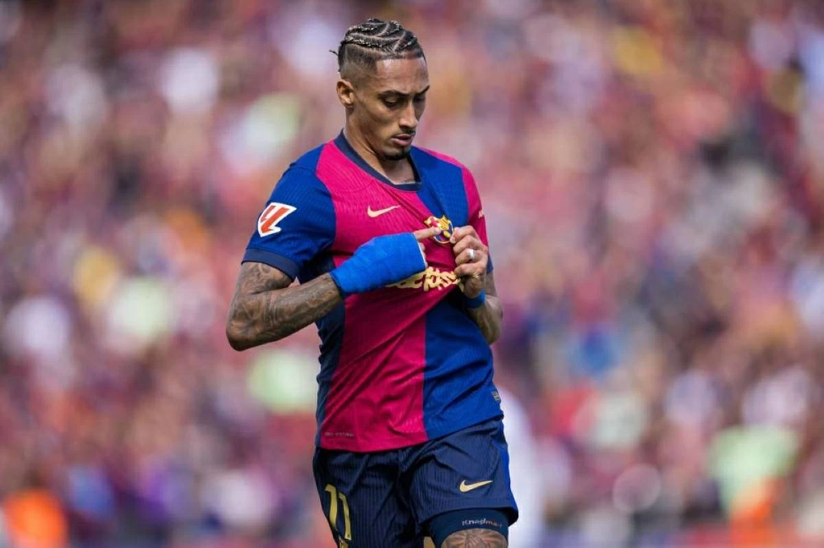 فليك يحتفي بعودة رافينيا مع اقتراب برشلونة من اللقب